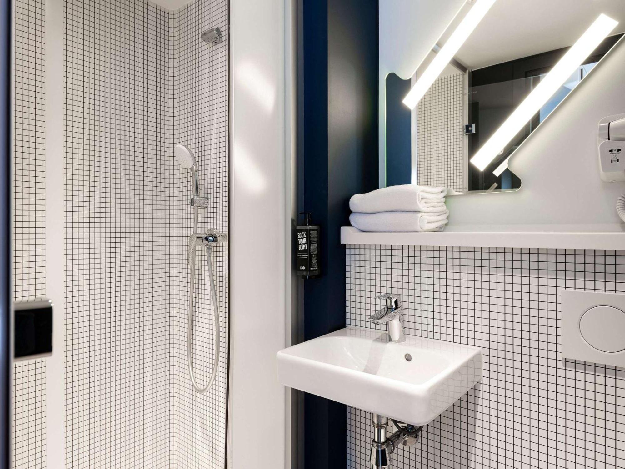 Ibis Budget Gent Centrum Dampoort ภายนอก รูปภาพ